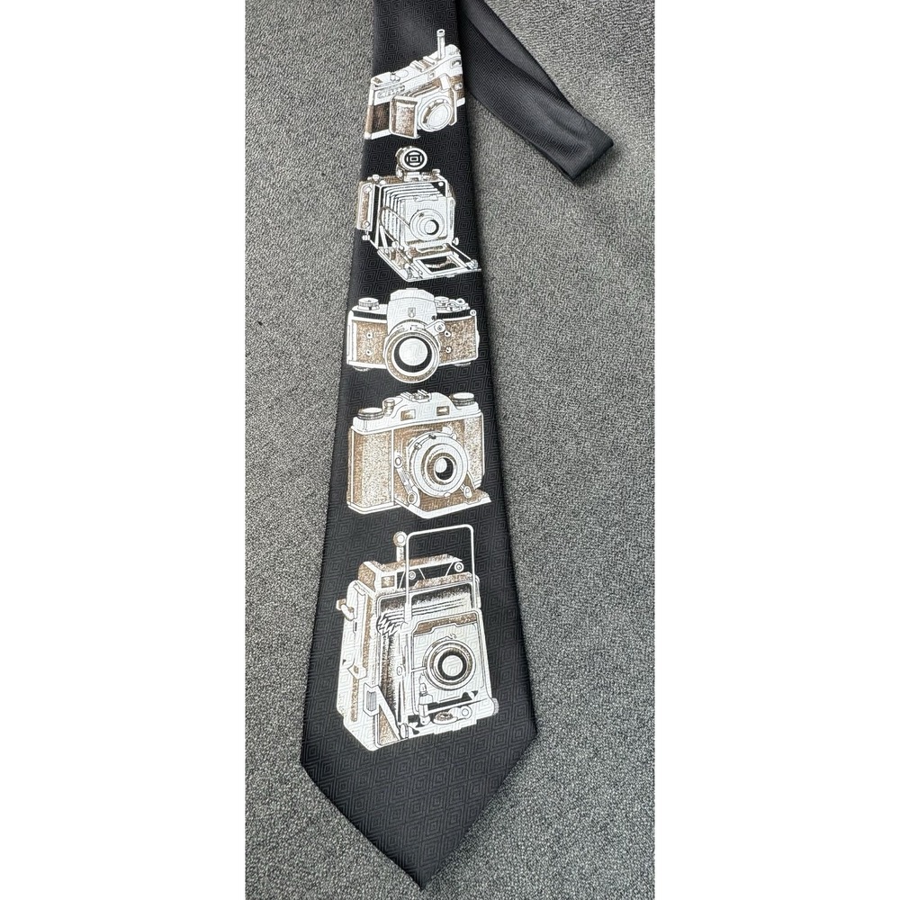 Vintage Camera Necktie Novelty Designs By A. Roger's Photographer